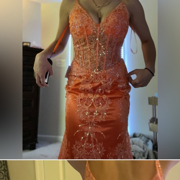 Dress - Picture 4 of 4